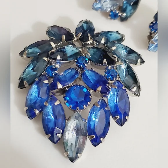 Vtg Juliana blue demi Parure brooch earrings clip on Stunning set ombre 50's 60' - Picture 16 of 16